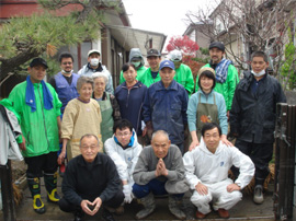 赤井地区　藤村邸のガレキ・ヘドロの撤去作業