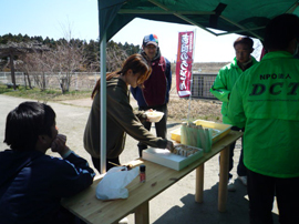 宮城県東松島市赤井市民センターでうどんの炊出し05