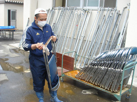 赤井地区体育館のガレキ・ヘドロの撤去作業05