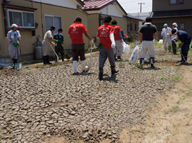 ヘドロの撤去作業03